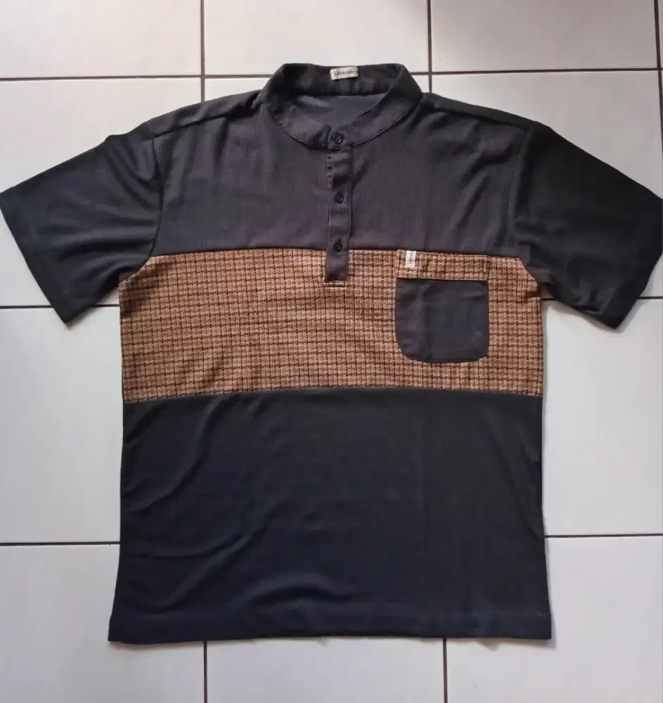 Baju Kaos Koko Merek Levezein (Preloved)