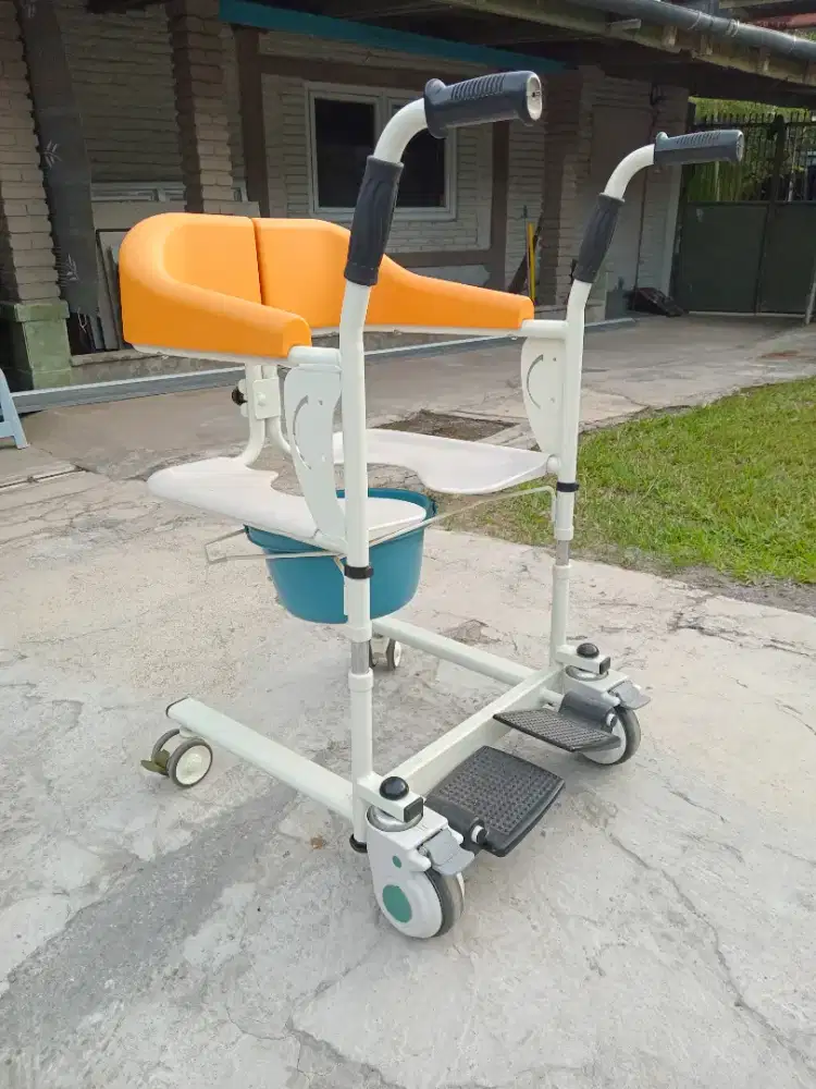 Kursi untuk pindah tempat pasien
