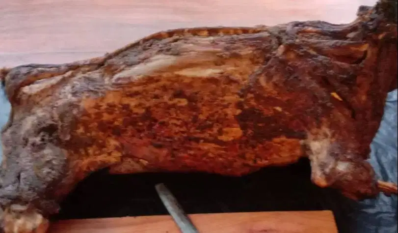 kambing guling utuh 1 ekor buat 50 porsi siap pesta party tahun baruan