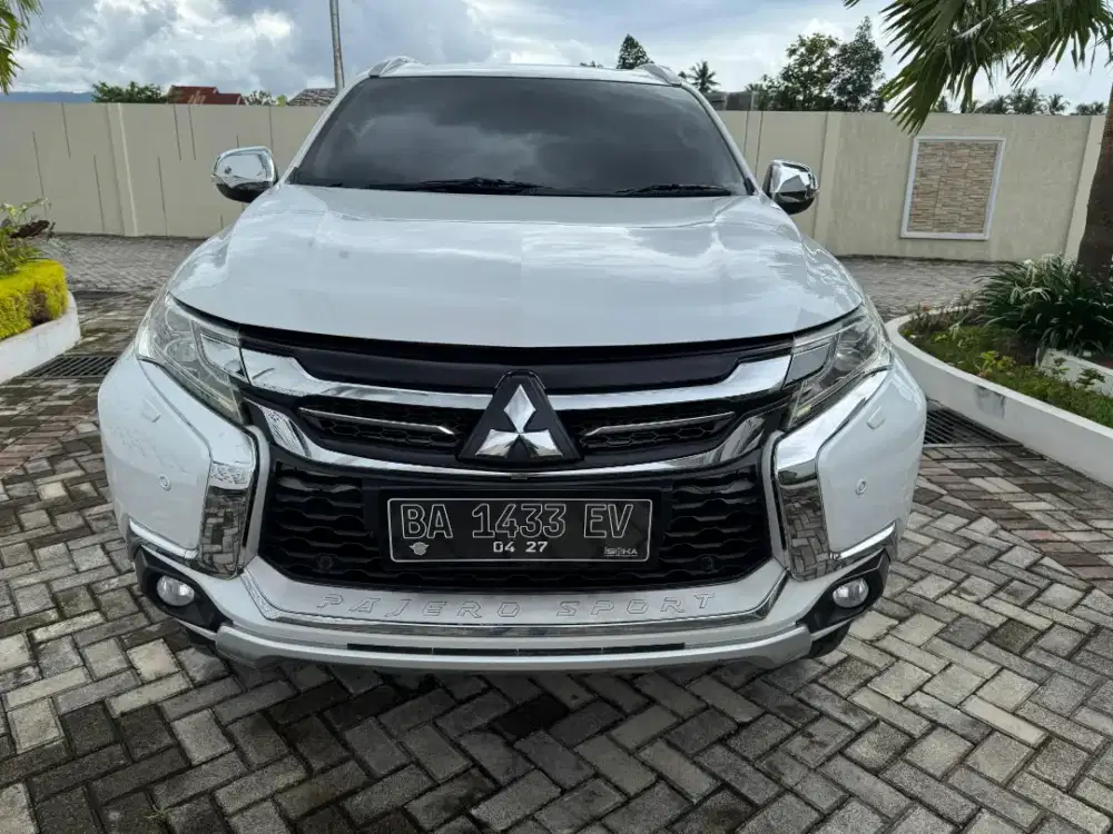 Mitsubishi Pajero Dakar 2017 Black Piano