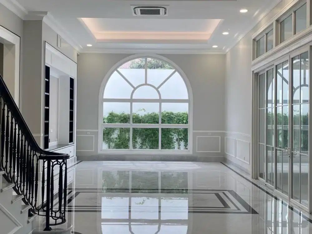 Dijual Rumah Baru dgn Swimming Pool di Menteng jakarta pusat