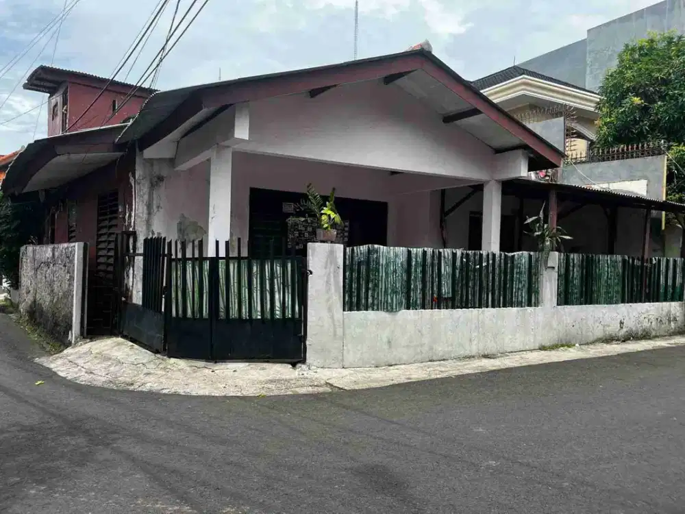 Rumah 2 Lantai Strategis – Posisi Hook di Kebon Jeruk, Jakarta Barat