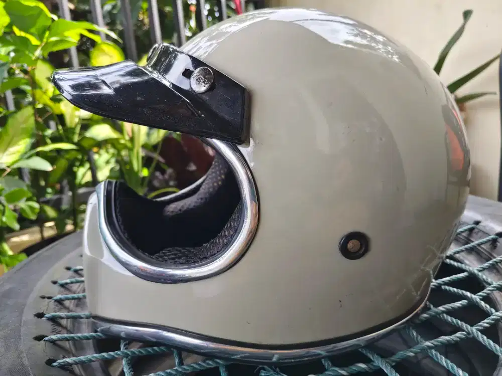 Helm vespa cakil