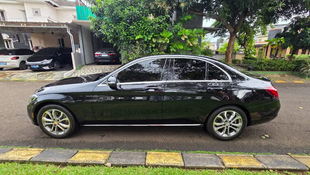 Mercedes-Benz C200 2016 Bensin