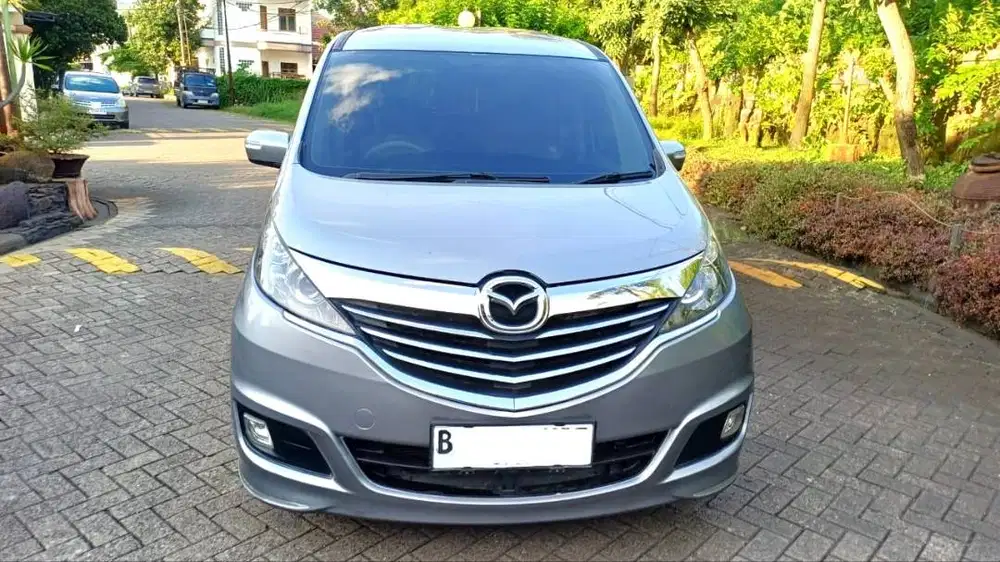 Mazda Biante 2.0 Skyactiv AT Tahun 2016 Silver Metalik Km 50 RB (Nego)