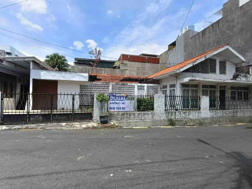 Rumah besar 1 lantai dijual lokasi tenang dan nyaman Tomang Grogol Jakarta Barat