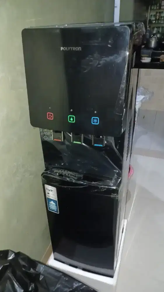 Dispenser galon bawah Polytron PWC 776