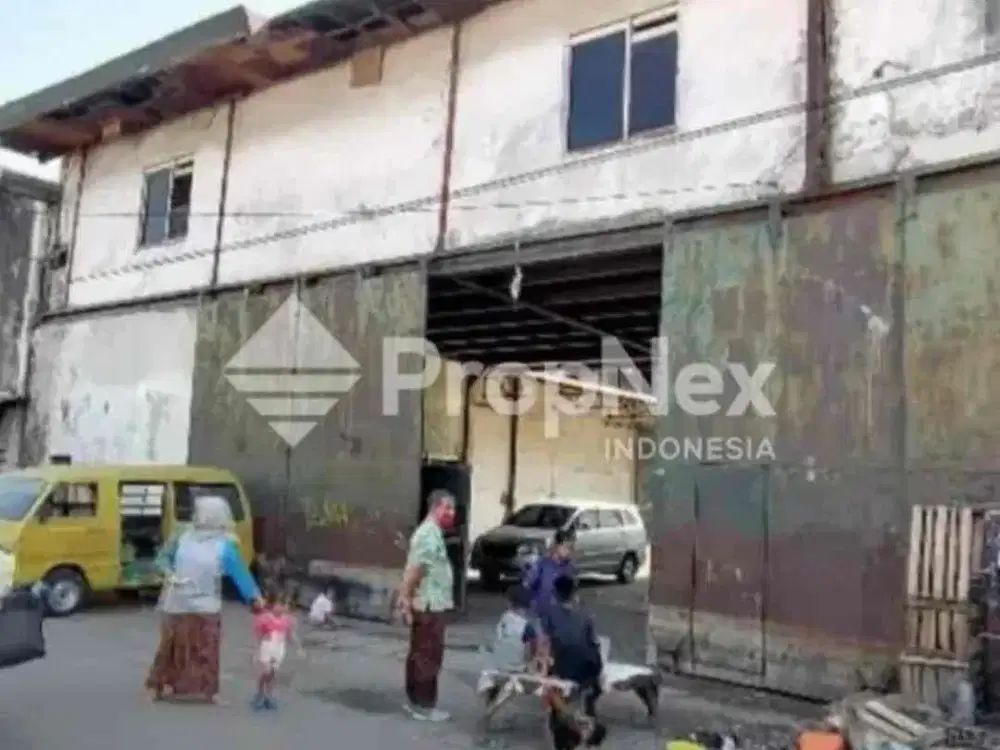Gudang Pegirikan Dekat Pelabuhan Perak