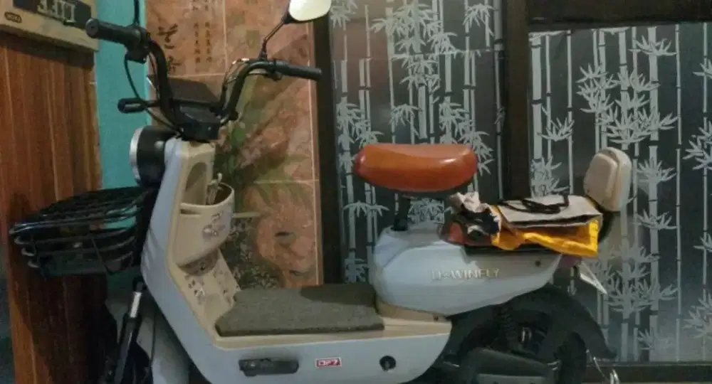 Sepeda listrik UWinfly DF7 generasi pertama