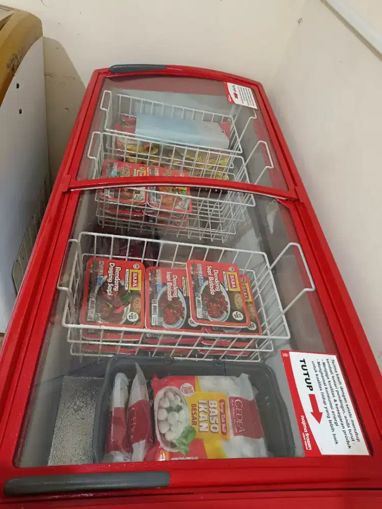 Freezer Maspion 400lt pintu atas kaca