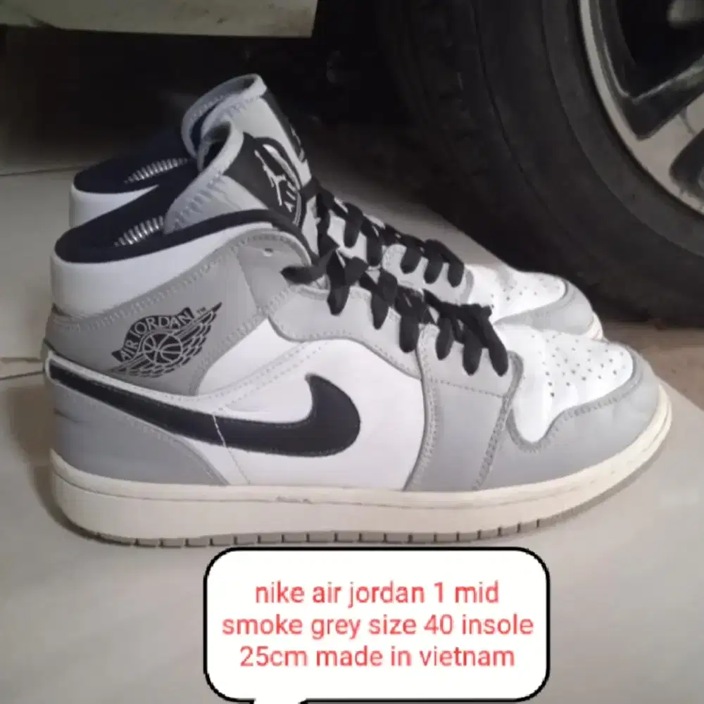 Sepatu second nike air jordan 1 mid light smoke grey size 40