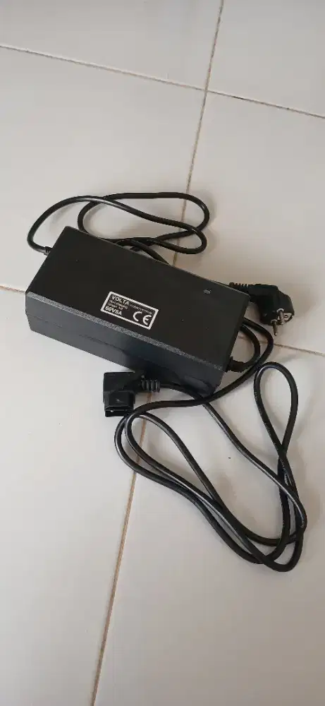 CHARGER BATRE MOTOR LISTRIK VOLTA