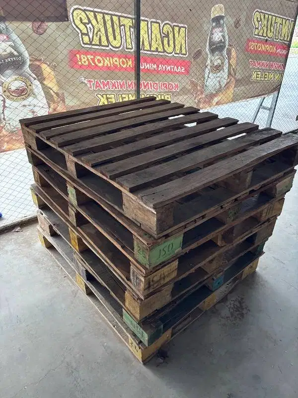 Pallet Palet Bekas Kuat Murah 2 Ton SNI Berkualitas 110 x 120 cm