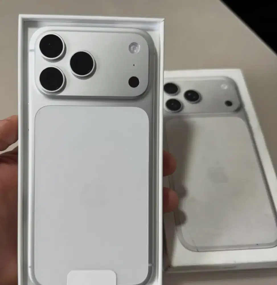 Dijual iphone 17 pro max 256 gb silver garansi resmi baru sehari