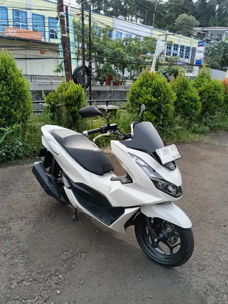 Honda PCX 160 CBS 2023 Putih