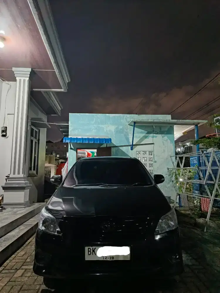 Innova diesel matic V 2.5