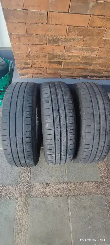 Ban bekas Dunlop 185/60/16