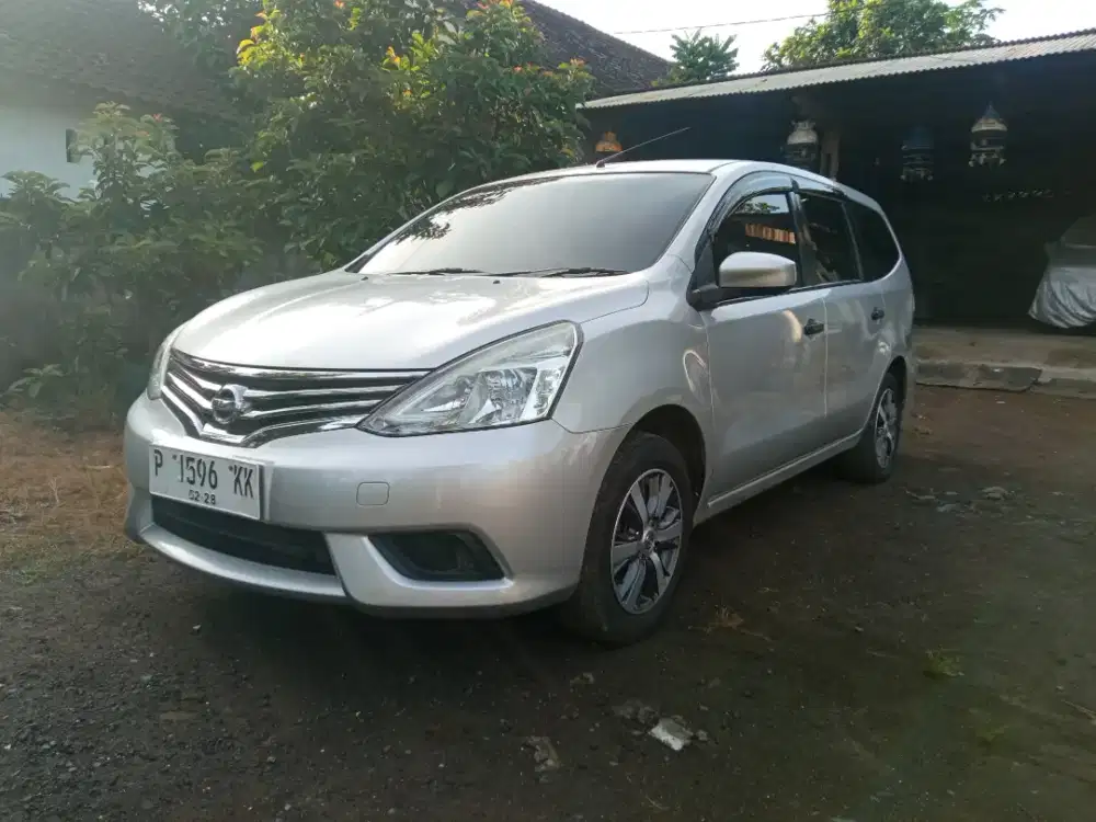 Nissan grandlivina sv 2017