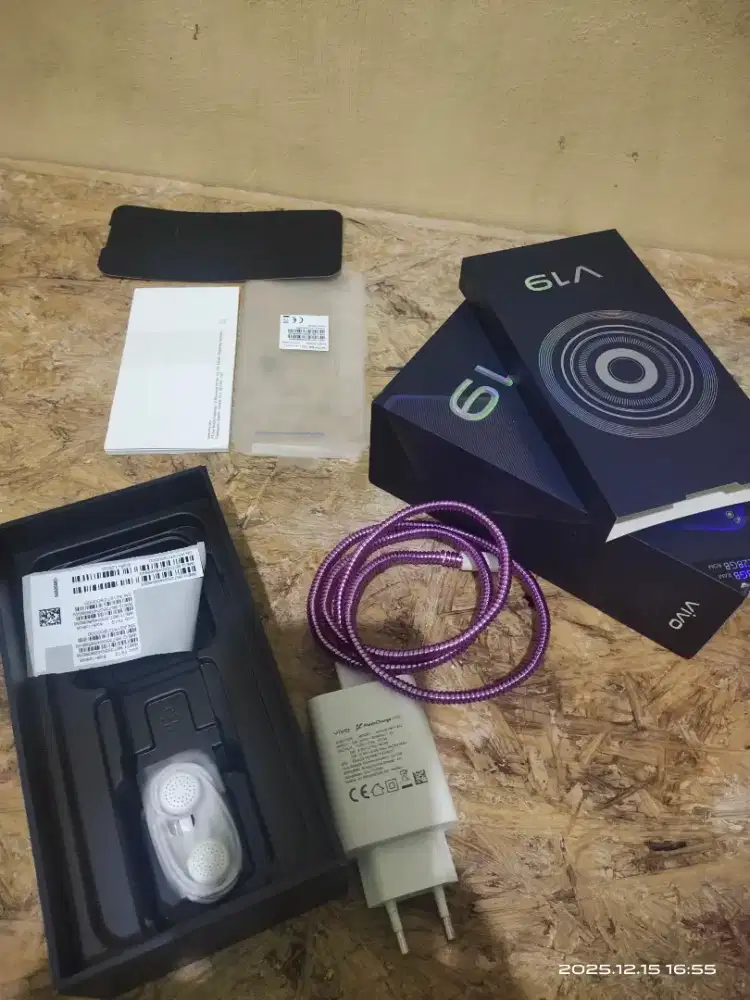 Vivo V19 ram 8+8/128 mulus no Minus