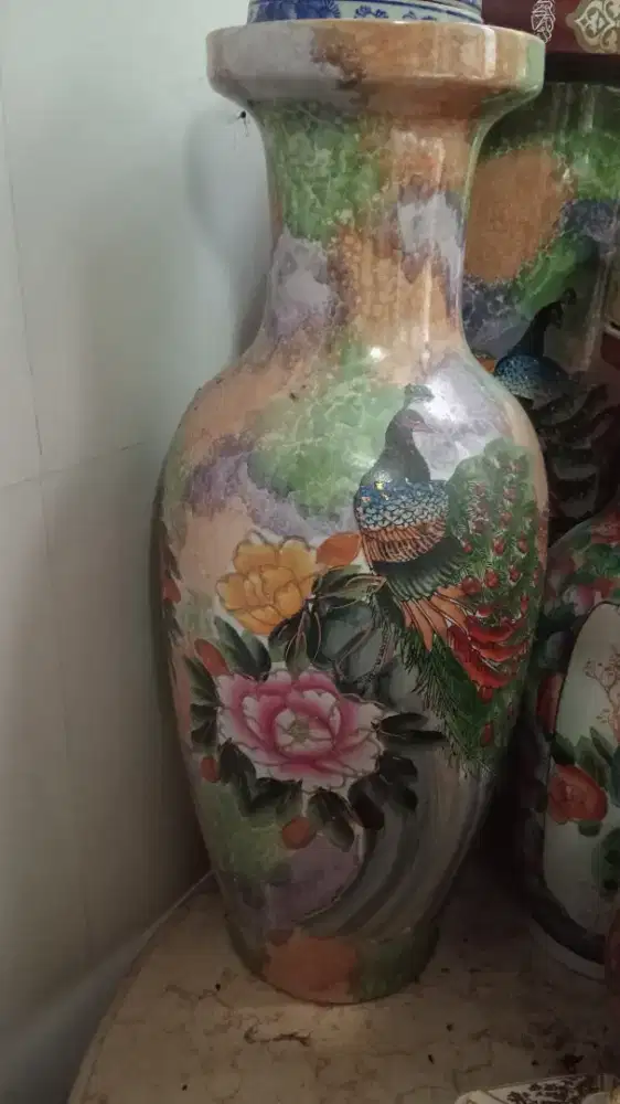 Guci keramik antik ukiran pulasan