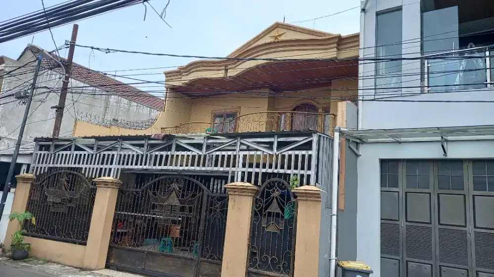 RUMAH MEWAH  TANJUNG BARAT JAKSEL