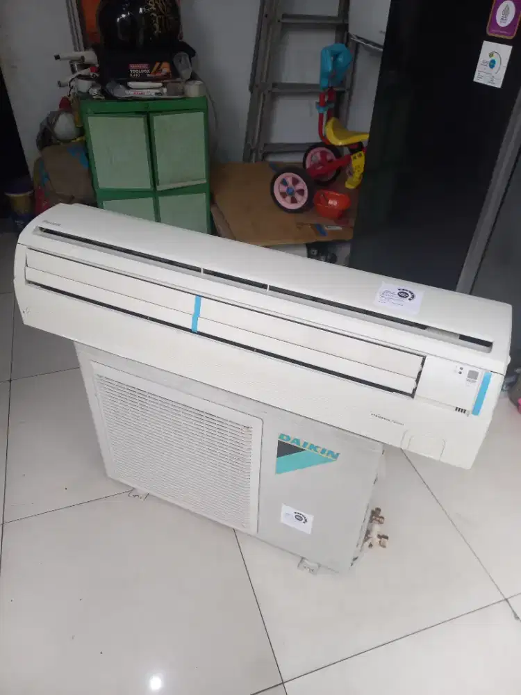 Jual ac 2pk  daikin thailan msih mlus n dingin