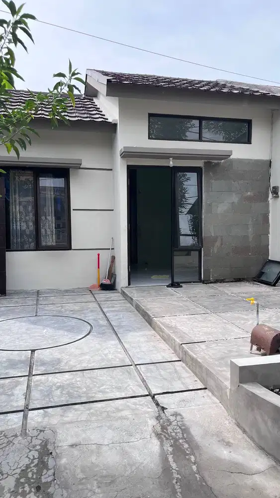 Dijual Rumah Siap Huni – Lokasi Strategis – Surat Lengkap