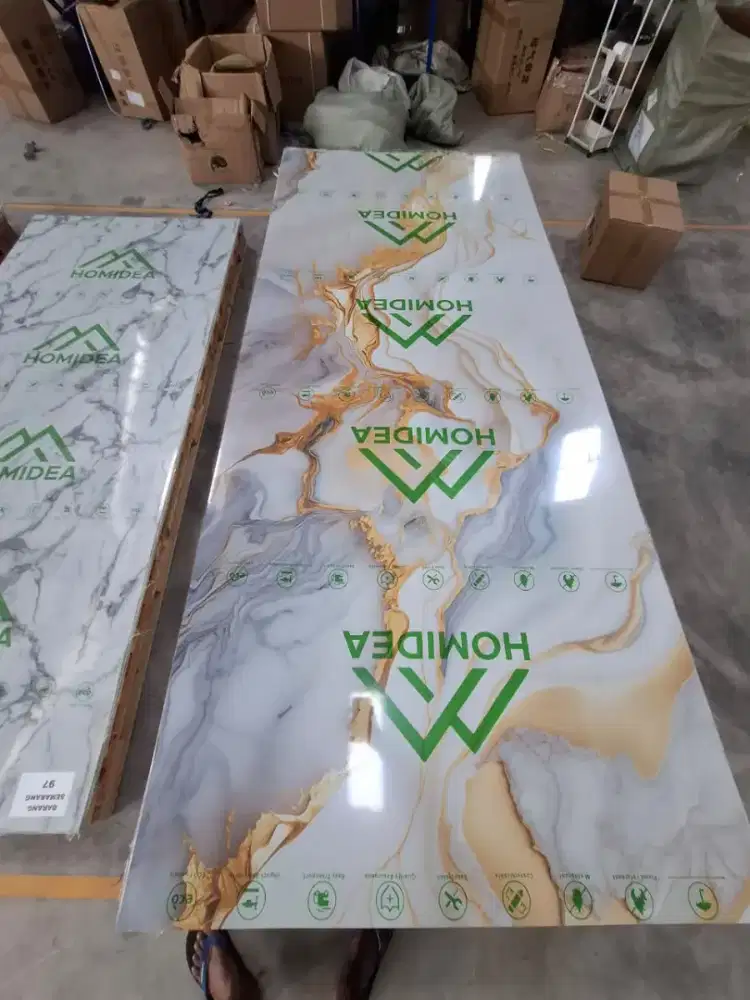 Distributor plafon PVC