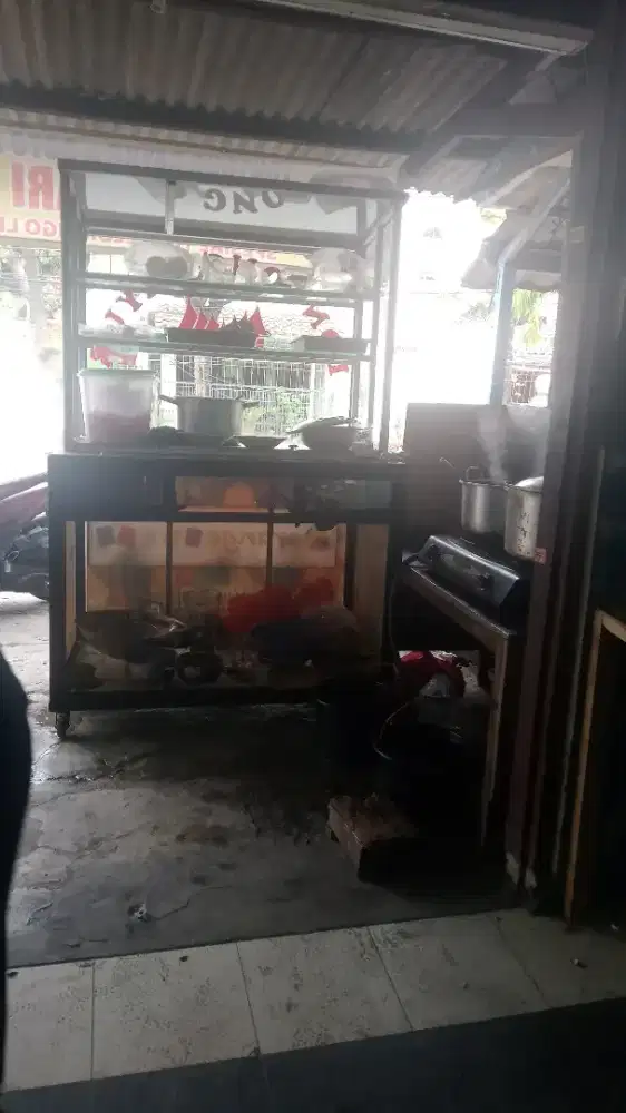 jaga lapak piscok dan roti