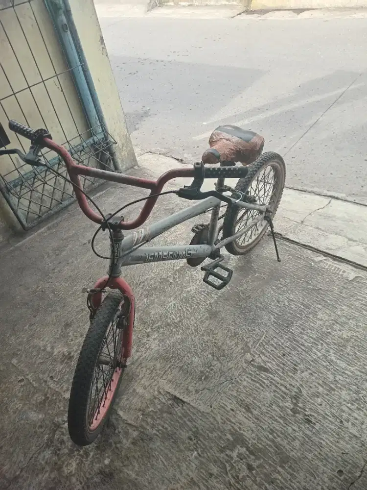 Bmx ukuran 20x175 masih bisa dipake minus jok