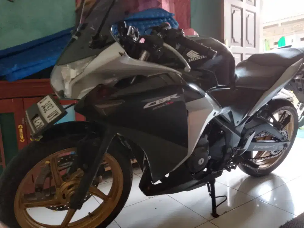 Honda CBR 250R plat serang