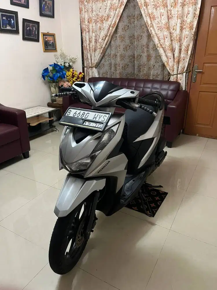 Jual santai motor BEAT deluxe 2020 silver