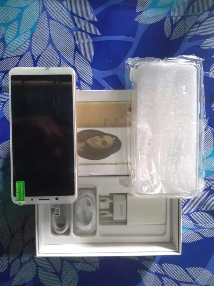 Jual hp baru Oppo f5 ram 4/32 layar 6, inch fulset