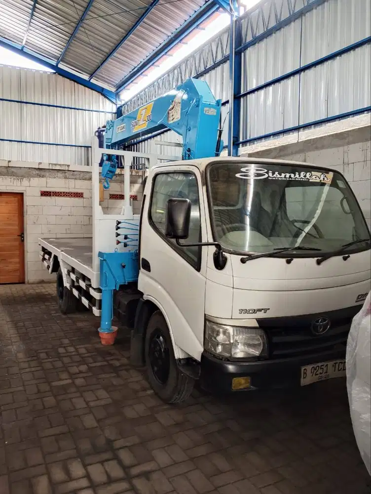 jual truck crane 3 ton 5 section boom 15 meter tahun 2012 siap kerja