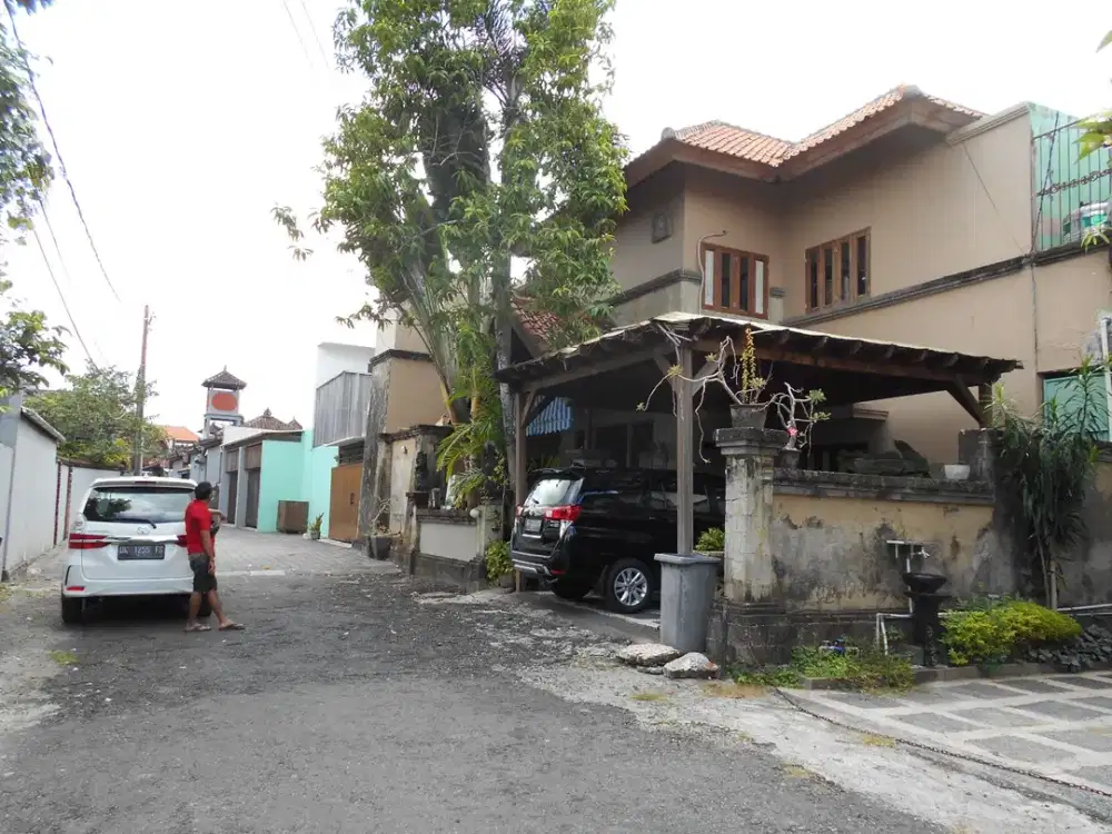 DIJUAL TANAH DAN BANGUNAN DENGAN LUAS TOTAL 300 M² - BADUNG