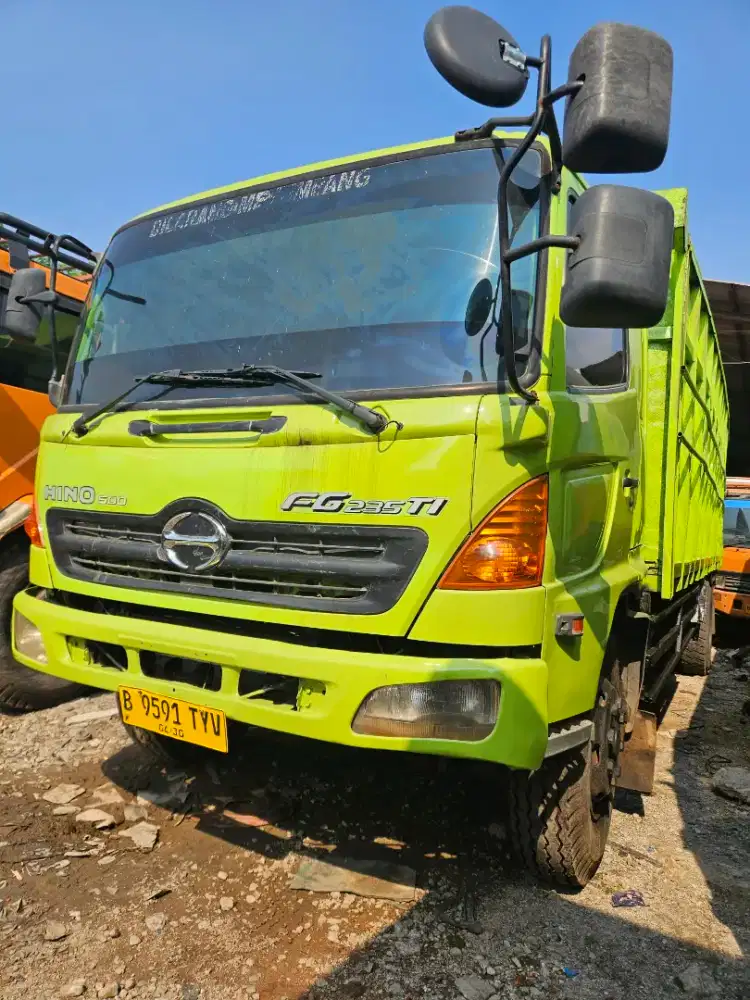 Hino ranger FG 235 JP engkel long bak besi Tahun 2009