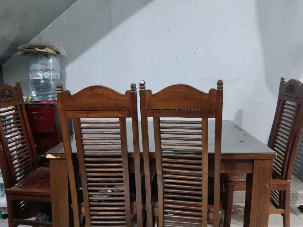 MEJA MAKAN SET 4 KURSI