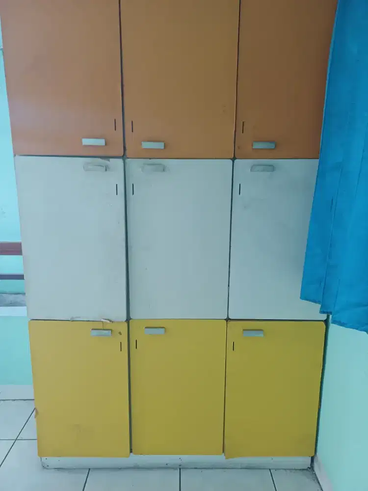 Lemari loker baju dll