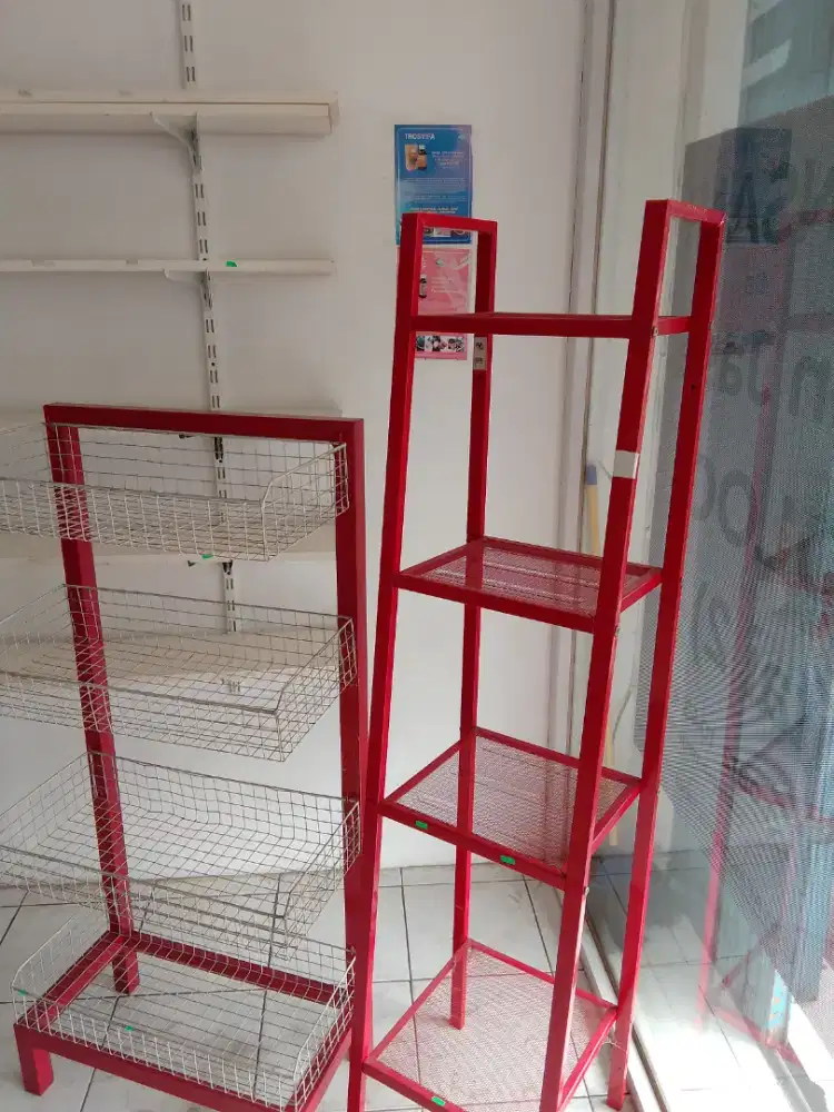 Rak Display Keranjang Besi Take All
