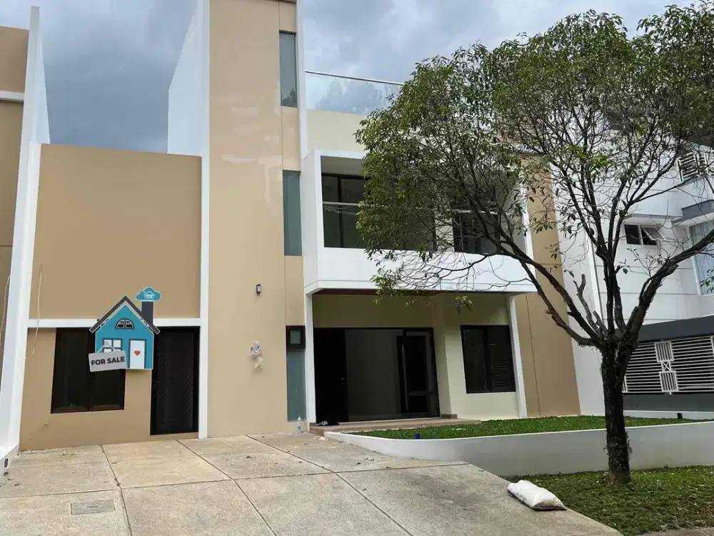 Rumah Baru Siap Huni Depan Green Area dan Pemandangan Gunung di Sentul City