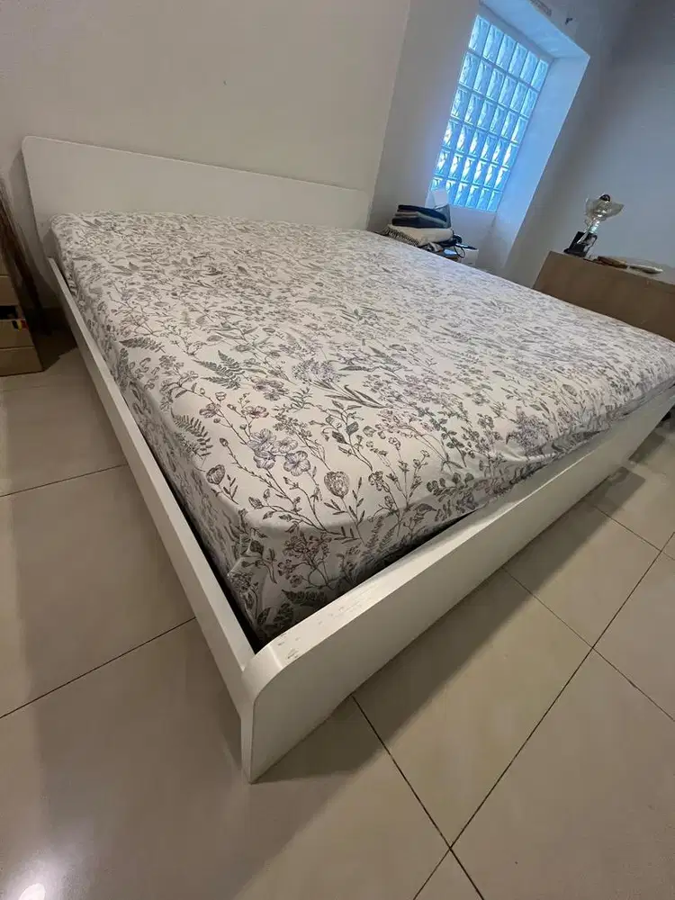 Ikea bedframe + free kasur