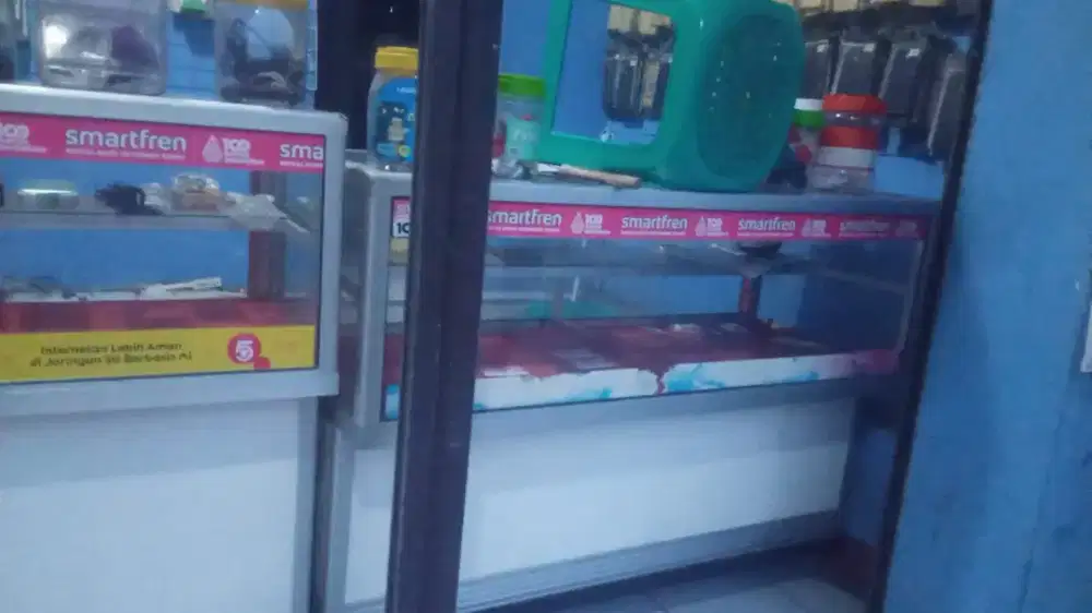 (Dijual Cepat) Etalase Beli 1 Gratis 1