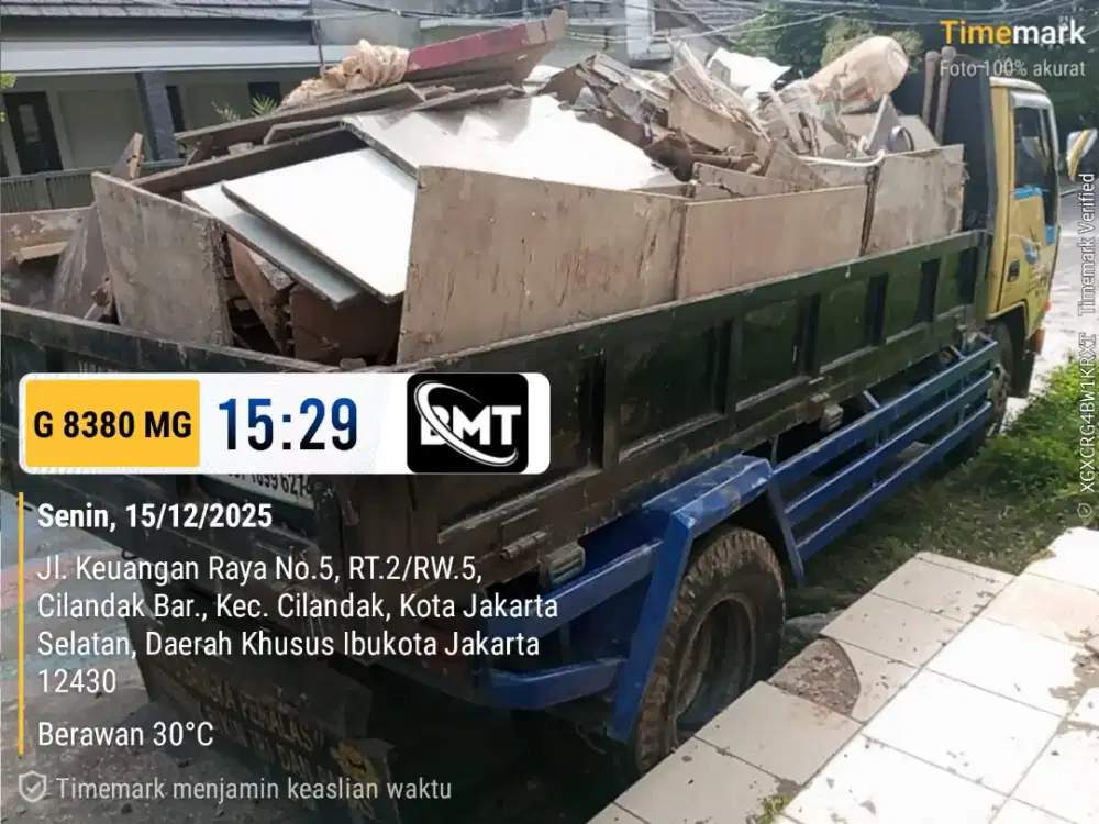 Jasa buang puing dan buang sampah