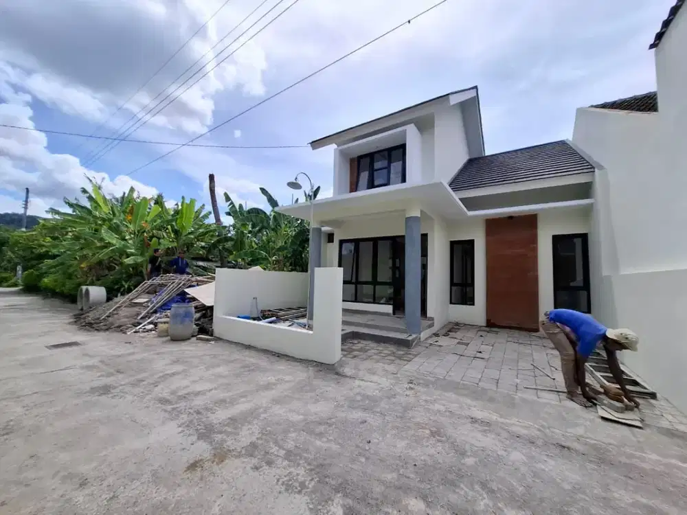 Proses Finishing rumah tumbuh seperti 2 lantai, dekat Candi Prambanan