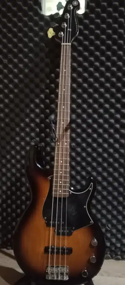 Gitar bass Yamaha BB 434 kondisi kinyis-kinyis