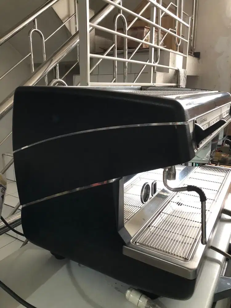 Mesin Kopi Simonelli Apia II GR