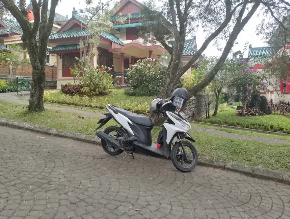 Jual motor Vario 125 fi tahun 2012