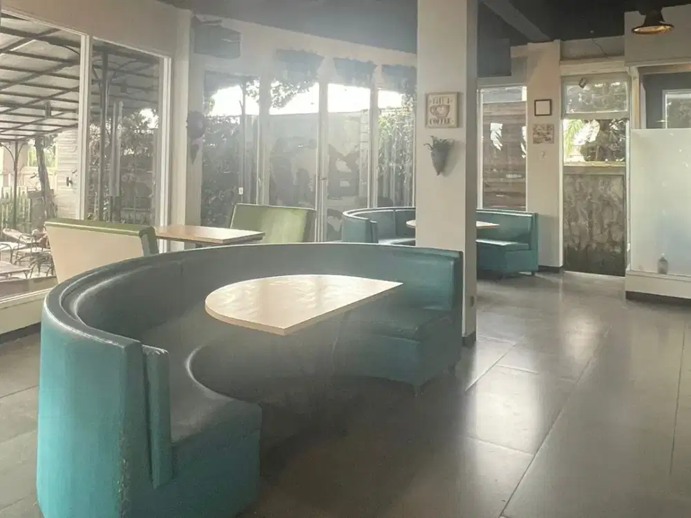 Dijual Bangunan Ex Cafe Siap Pakai Lokasi Strategis di Jl Kolonel Masturi Bandung