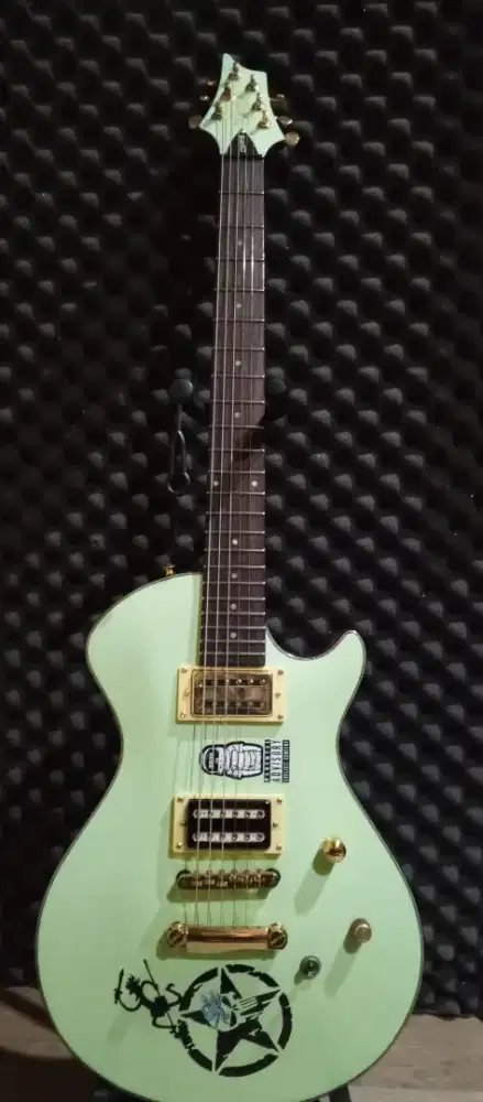 Gitar listrik Radix osiris PU Dimarzio Kondisi kinyis-kinyis istimewa