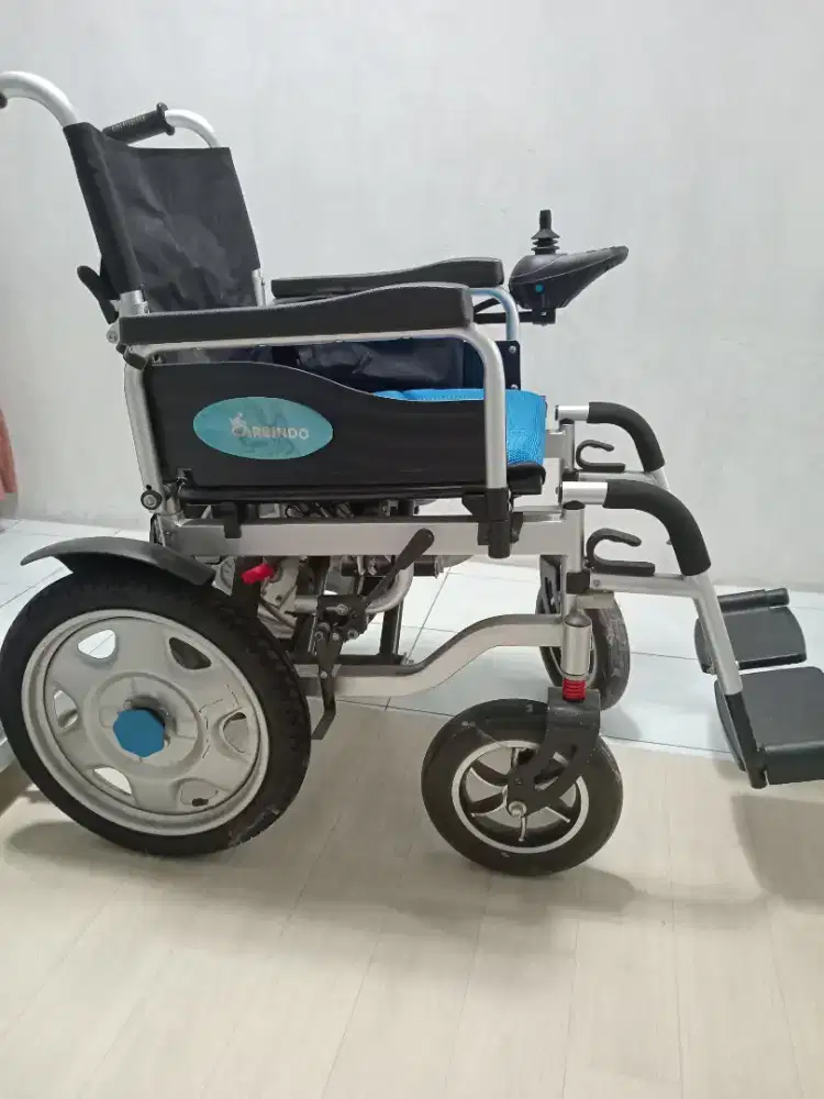 Kursi roda careindo remote